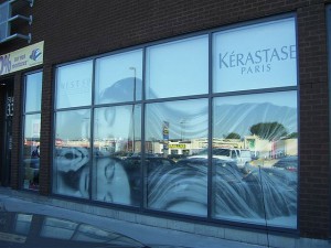 outdoor-windows-graphics-kerastase (1)